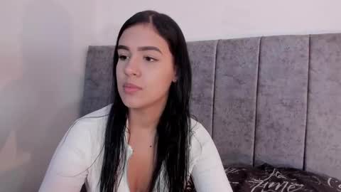 Snapshot of hanna_risso chatting on 01/25/25, 06:02 HANNA online show from 01/25/25, 06:02