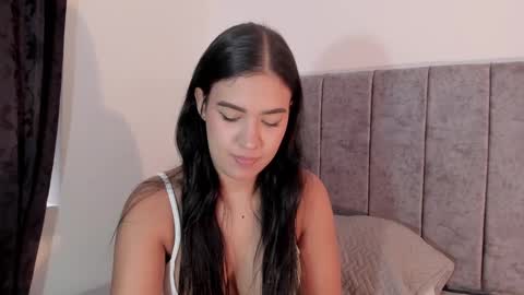 Snapshot of hanna_risso chatting on 02/06/25, 05:51 HANNA online show from 02/06/25, 05:51