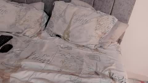 Snapshot of hanna_risso chatting on 02/17/25, 09:08 HANNA online show from 02/17/25, 09:08