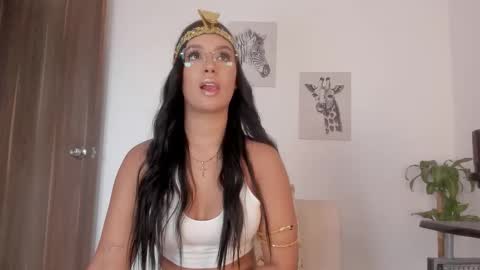 Snapshot of hanna_risso chatting on 10/31/25, 06:20 HANNA online show from 10/31/25, 06:20