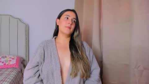 Snapshot of hannaa86 chatting on 11/27/25, 08:44 Hanna online show from 11/27/25, 08:44