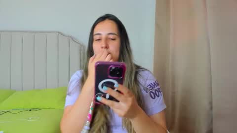 Snapshot of hannaa86 chatting on 12/13/25, 07:53 Hanna online show from 12/13/25, 07:53