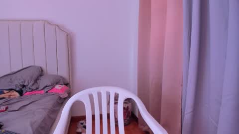Snapshot of hannaa86 chatting on 04/19/26, 01:54 Hanna online show from 04/19/26, 01:54