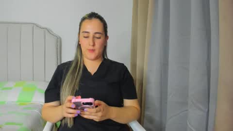 Snapshot of hannaa86 chatting on 04/28/26, 01:26 Hanna online show from 04/28/26, 01:26