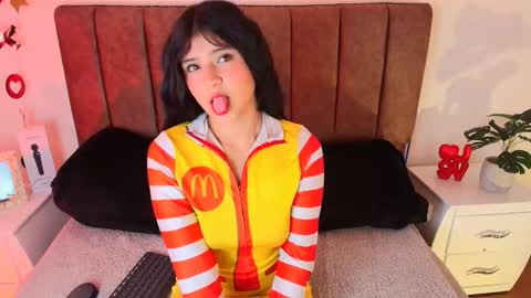 Snapshot of hannaa_cute chatting on 02/08/26, 02:53 Hanna 3 online show from 02/08/26, 02:53