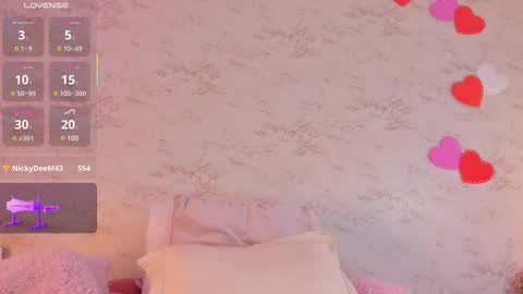 Snapshot of hannablaze_ chatting on 03/01/25, 06:03 HannaB online show from 03/01/25, 06:03