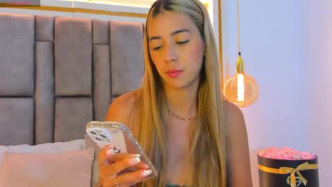 Snapshot of hannabronw chatting on 04/18/26, 09:48 Eliana online show from 04/18/26, 09:48