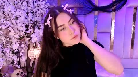 hannacollins_2 online show from 11/10/25, 12:59