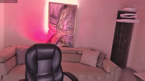  Hanna Connor  online show from 06/15/26, 12:35