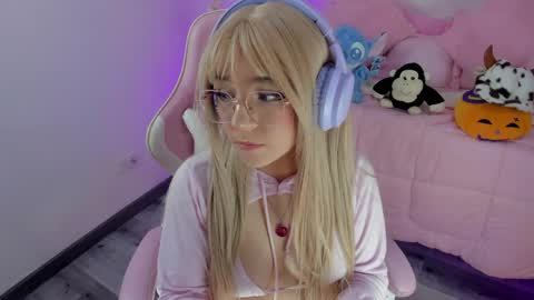 Snapshot of hannacutegod chatting on 03/30/26, 06:25 hannacutegod online show from 03/30/26, 06:25