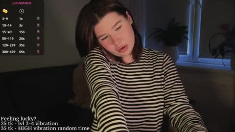 Snapshot of hannah_allin chatting on 04/12/26, 12:43 Hannah Allin online show from 04/12/26, 12:43