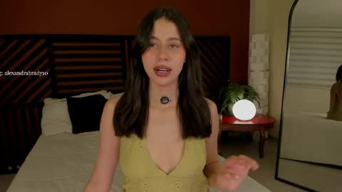 Snapshot of hannah_brady chatting on 05/06/26, 10:15 Hannah online show from 05/06/26, 10:15