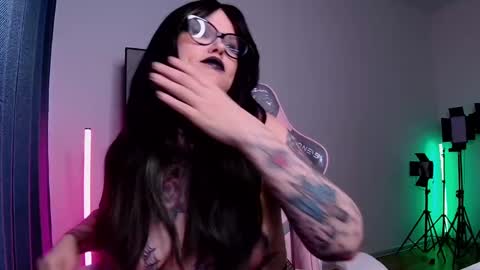 Hannah online show from 02/01/25, 08:29