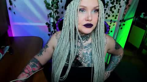 Hannah online show from 11/23/25, 10:31