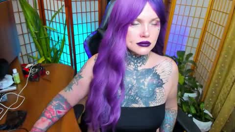 Hannah online show from 12/18/25, 07:42