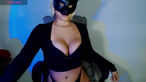 hannah kiim online show from 11/06/25, 03:24