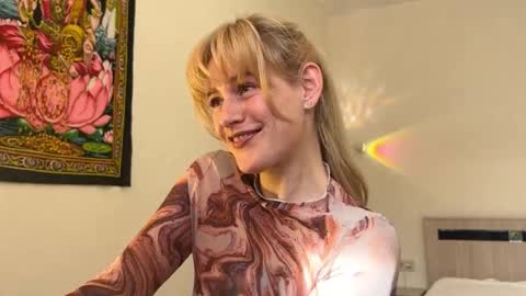 hannah levis  online show from 03/18/26, 07:22