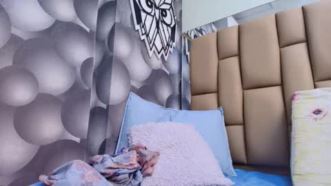 hannah_teehn online show from 10/18/25, 07:03