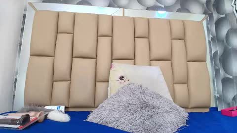 hannah_teehn online show from 11/28/25, 07:16