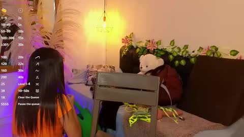 Hannah Williams online show from 09/11/25, 08:42