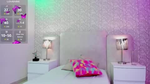 Snapshot of hannah_willian chatting on 05/06/26, 11:26 online show from 05/06/26, 11:26