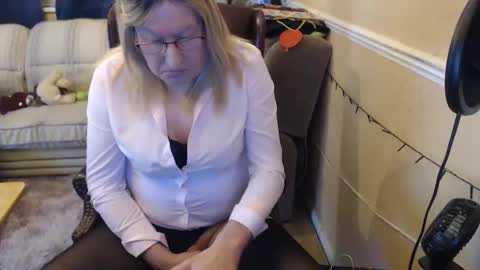 Snapshot of hannahcd57 chatting on 03/22/26, 02:04 hannahcd57 online show from 03/22/26, 02:04