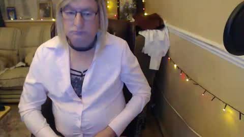Snapshot of hannahcd57 chatting on 04/19/26, 09:06 hannahcd57 online show from 04/19/26, 09:06