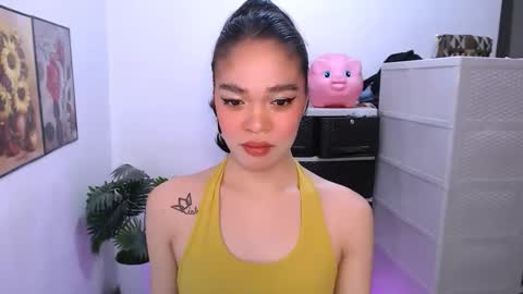 Snapshot of hannahforyou chatting on 04/29/26, 12:59 HANNAH online show from 04/29/26, 12:59