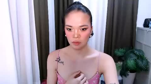 Snapshot of hannahforyou chatting on 05/19/26, 01:56 HANNAH online show from 05/19/26, 01:56