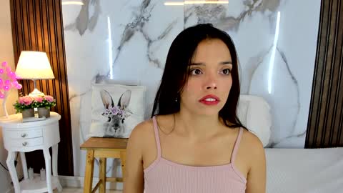 Snapshot of hannahill69 chatting on 01/03/25, 04:11 Hannahill69 online show from 01/03/25, 04:11