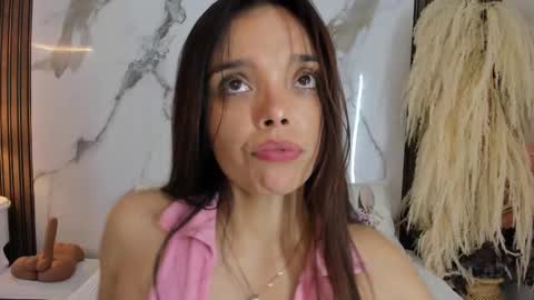 Snapshot of hannahill69 chatting on 03/07/25, 10:13 Hannahill69 online show from 03/07/25, 10:13