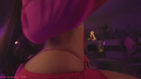 Hannah James online show from 12/12/24, 07:15