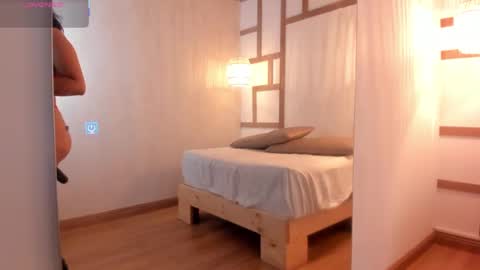 Snapshot of hannahmonttgomery chatting on 09/29/25, 05:07 hannahmonttgomery Help me reach 100 Hands up online show from 09/29/25, 05:07