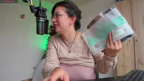   hannasofia x        Schedule 700 -1400GTM-5 online show from 12/02/24, 03:03