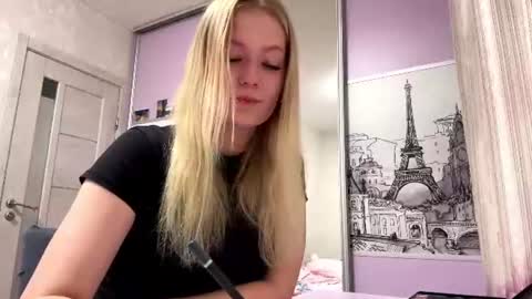 Snapshot of hannawindholz chatting on 07/11/26, 12:35 Kate online show from 07/11/26, 12:35