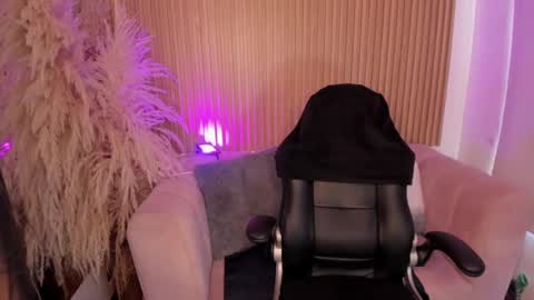 Hannie ws online show from 01/21/25, 01:43