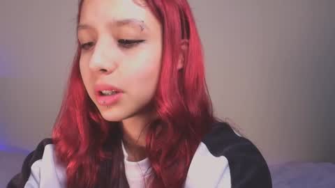 Snapshot of hanniesmile_ chatting on 01/13/26, 12:16 Hannie online show from 01/13/26, 12:16