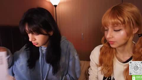 Snapshot of hanniesmile_ chatting on 02/15/26, 05:42 Hannie online show from 02/15/26, 05:42