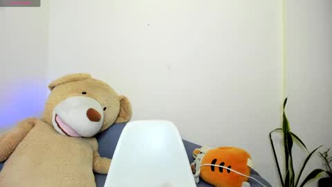 taylor live   online show from 05/16/26, 12:07