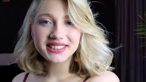 Adele online show from 12/03/24, 06:15