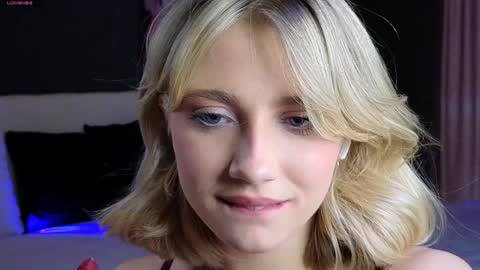 Adele online show from 12/03/24, 09:22