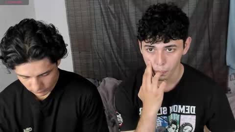 Snapshot of hans_andres17 chatting on 12/13/25, 10:59 hans and andres online show from 12/13/25, 10:59