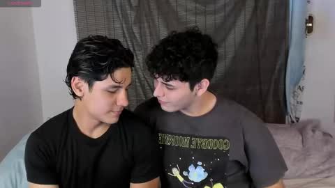 Snapshot of hans_andres17 chatting on 12/17/25, 02:28 hans and andres online show from 12/17/25, 02:28