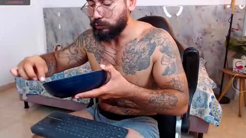 hanz_col online show from 12/04/25, 04:00