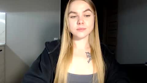 Snapshot of happy_fox_ chatting on 02/17/25, 10:25 happy_fox_ online show from 02/17/25, 10:25