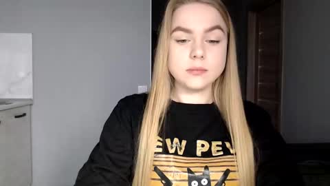 Snapshot of happy_fox_ chatting on 03/03/25, 02:26 happy_fox_ online show from 03/03/25, 02:26