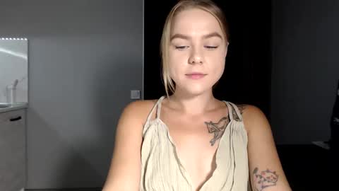 Snapshot of happy_fox_ chatting on 09/10/25, 07:47 happy_fox_ online show from 09/10/25, 07:47