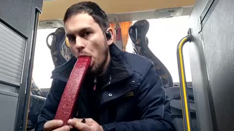 Snapshot of happycock_9inch chatting on 02/11/25, 08:26 Rommy2K online show from 02/11/25, 08:26