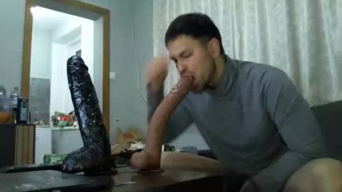 Snapshot of happycock_9inch chatting on 02/22/26, 02:02 Rommy2K online show from 02/22/26, 02:02