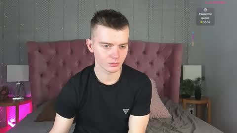 Snapshot of happydeimos chatting on 11/11/25, 10:43 happydeimos online show from 11/11/25, 10:43